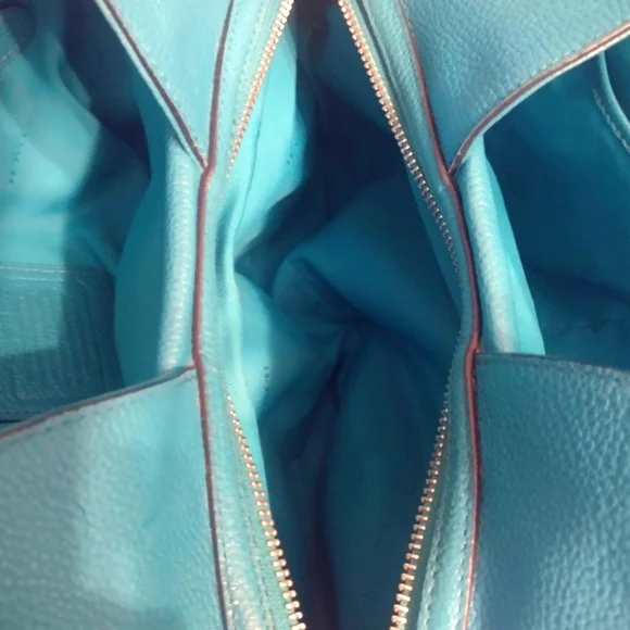 Coach Edie 31 Shoulder Bag Pebble Leather - Picture 9 of 16